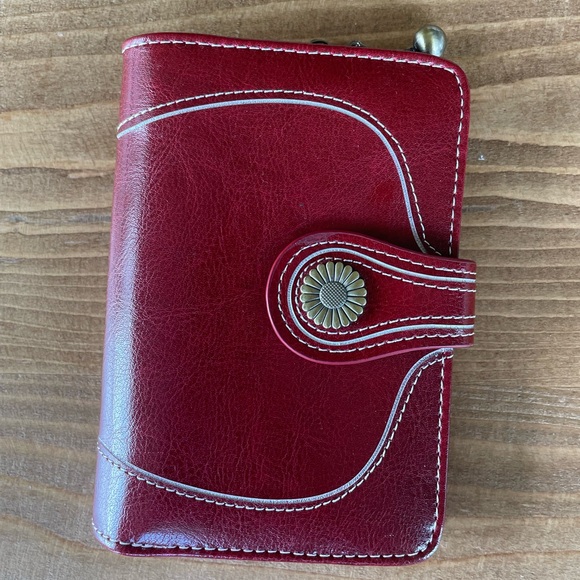 Handbags - $⬇️ SENDEFN Red Leather Wallet with Floral Button. Excellent condition!